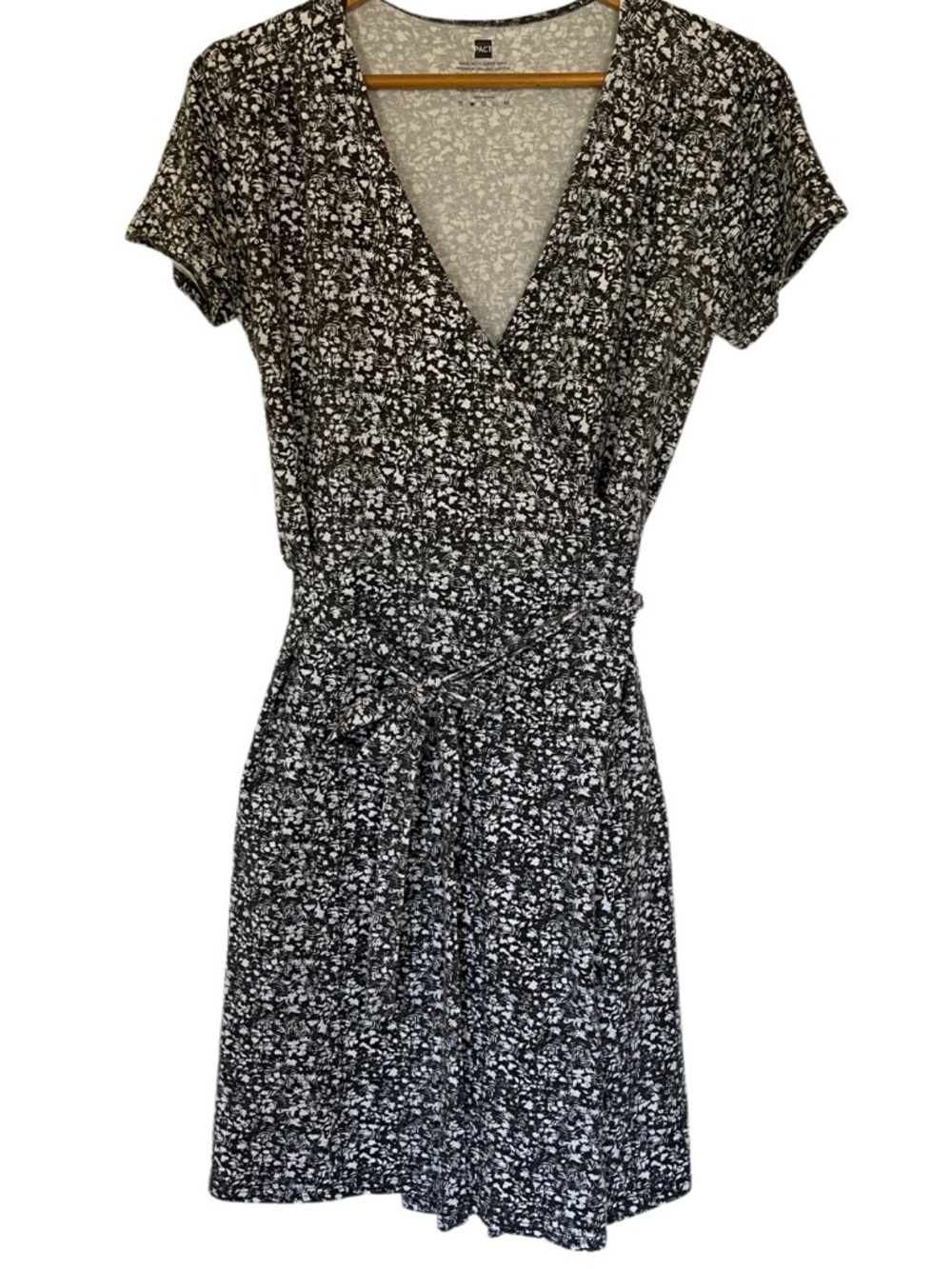 Pact Gray And White Printed Short Sleeve Organic Cotton Wrap Dress Size Large